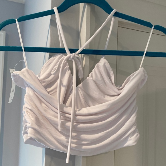 NWT!!! Abercrombie & Fitch White Crop Top - Picture 3 of 3